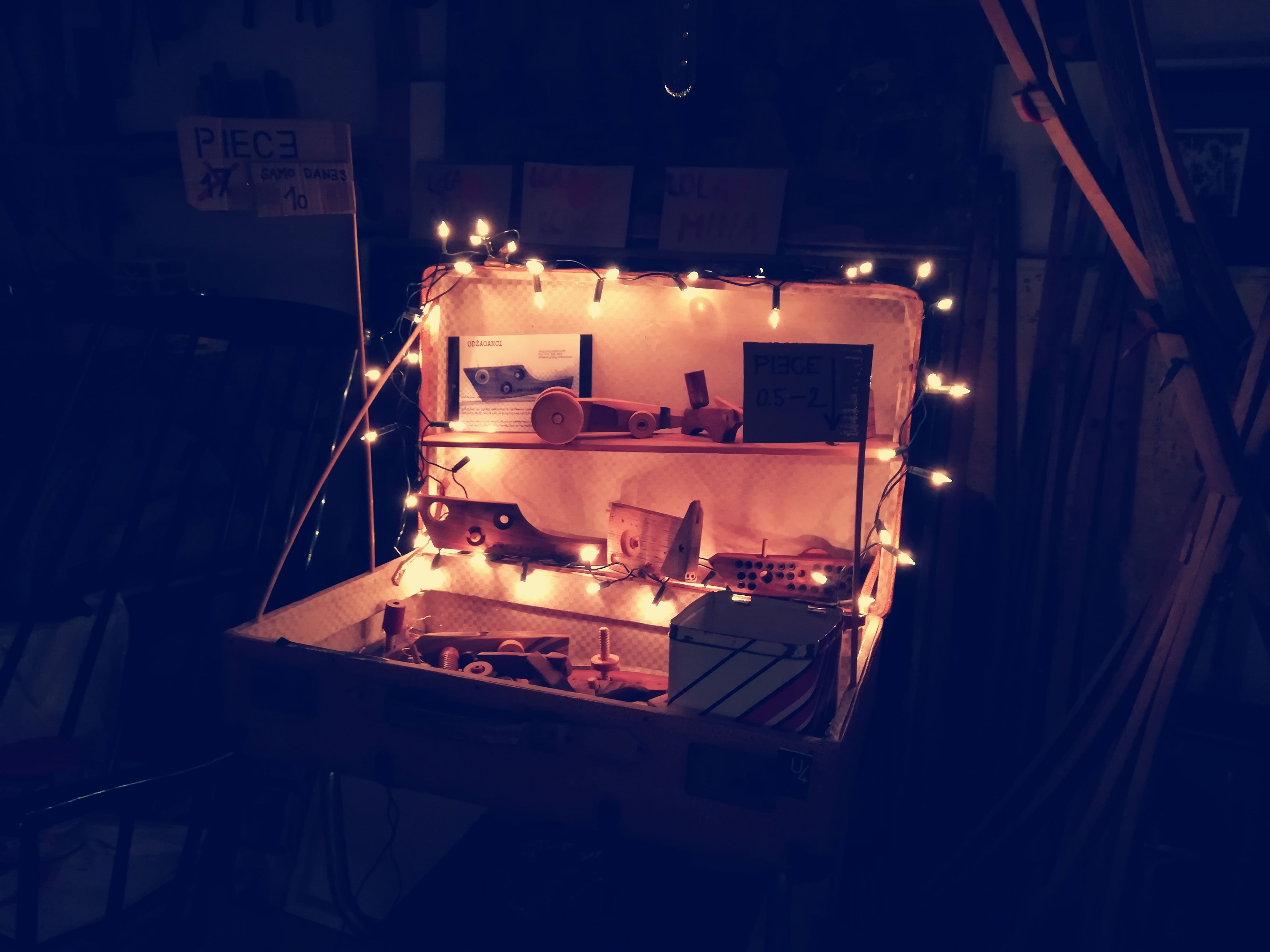 ODŽAGANCI / THE ENDS